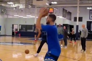 汤普森投篮细节解析，每一帧都是肌肉记忆